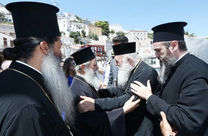 Αρχιεπίσκοπος Ιερώνυμος: Στην Ύδρα για τον εορτασμό της Κοιμήσεως της Θεοτόκου-Εικόνες